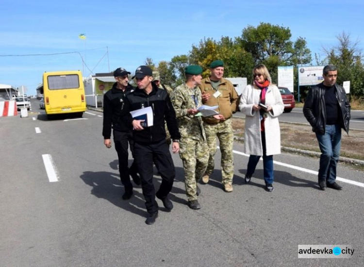 Межведомственная группа провела обследование КПВВ на Донбассе перед введением нового "Порядка въезда и выезда"