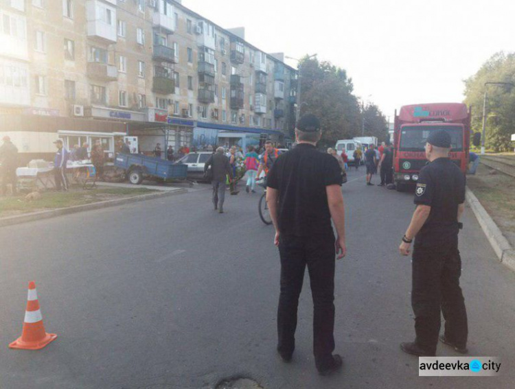 Полиция обеспечивает безопасность во время праздничных мероприятий в прифронтовой Авдеевке (ФОТО)