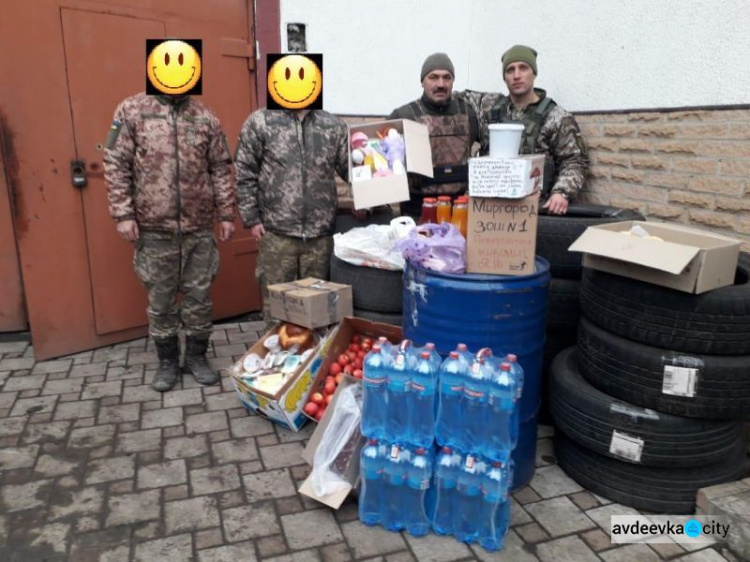 Рисунки, продукты, воду и подарки развозили в течение недели авдеевские «симики» (ФОТО)