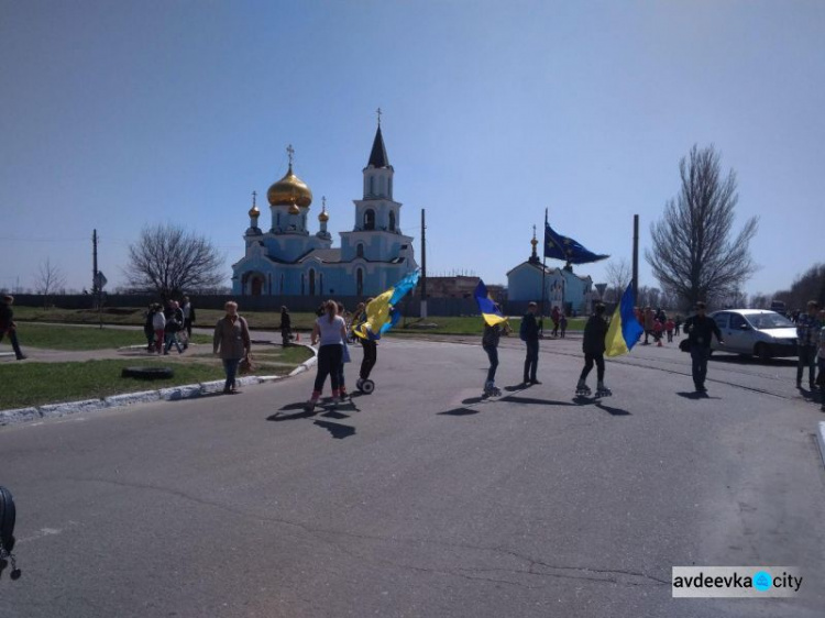 В Авдеевке кормили особенной кашей, слушали Жадана, учились рисовать и проводили опыты (ФОТО)