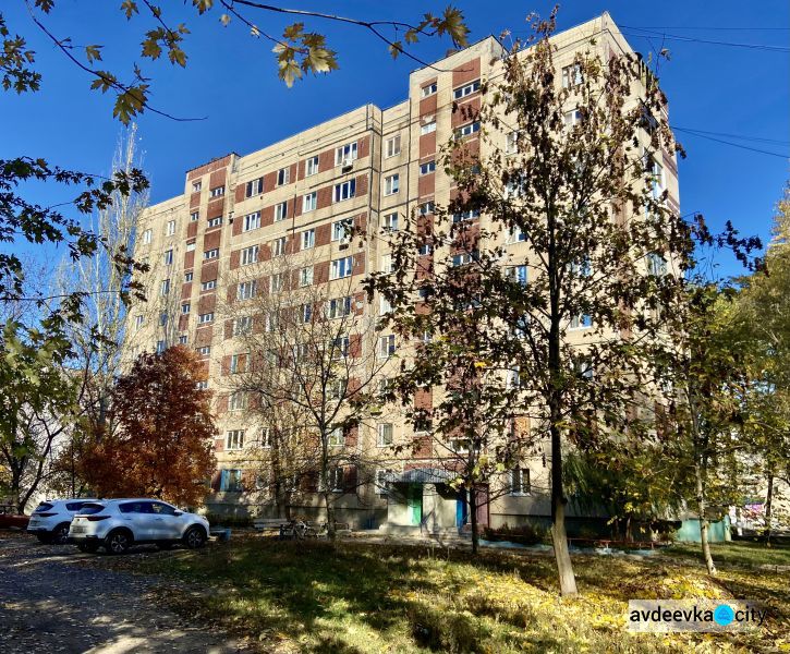 Креативу быть! Работы по преображению входной группы ОСМД «Надежда» в греческом стиле выходят на финишную прямую (ФОТОФАКТ)