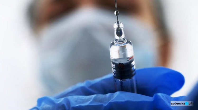 В Украине около трети родителей школьников выступают за вакцинацию детей от коронавируса