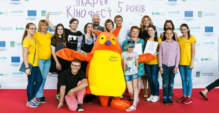 Снятый школьниками в Авдеевке  фильм  "Вирус А"  взял две награды на фестивале Чилдрен Кинофест