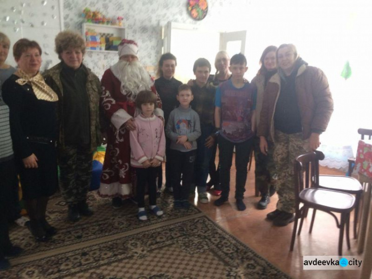 Авдеевских особенных детей с Днем святого Николая поздравили сверстники из Николаевской школы (ФОТО)