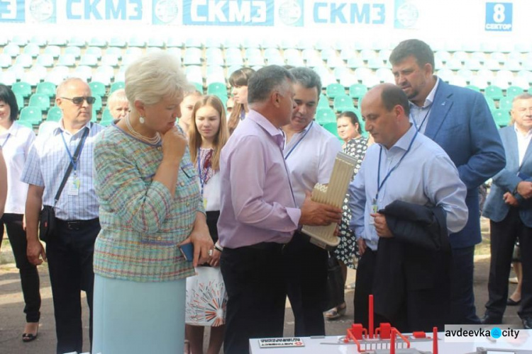 Несмотря на обстрелы: авдеевские коксохимики заботятся об экологии (ФОТО)