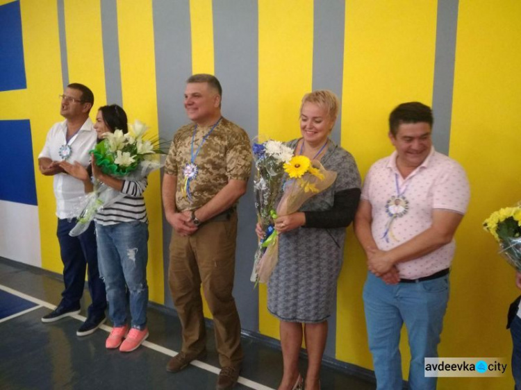 В авдеевской школе торжественно открыли отремонтированный спортзал и новые раздевалки  (ФОТО)