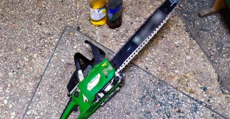 Житель Очеретино срубил деревья и попал по статье