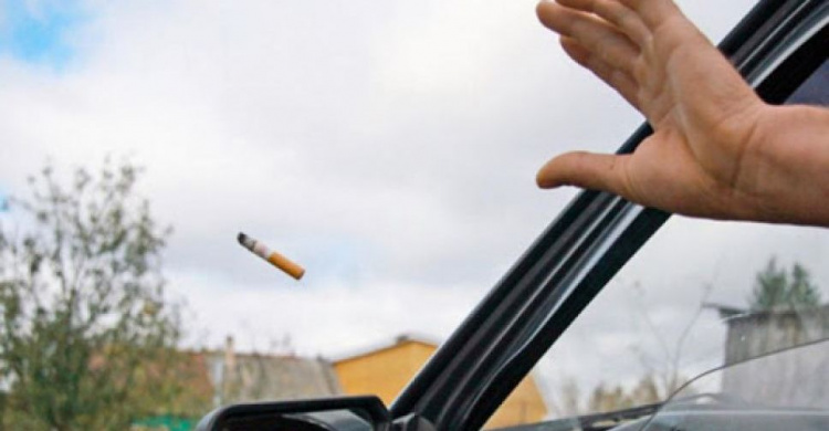 За выброшенные в окно окурки авдеевцам придется заплатить до 2550 гривен