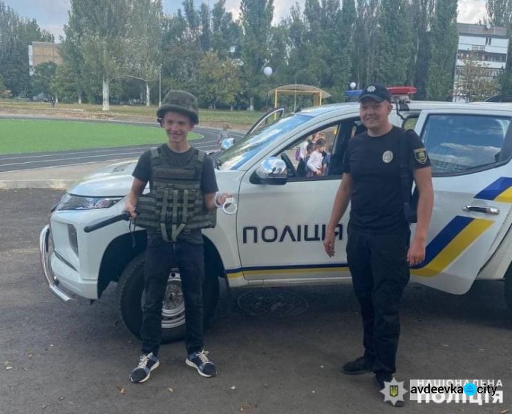 День з поліцейським та рятувальником: для школярів Авдіївки провели інтерактивні уроки