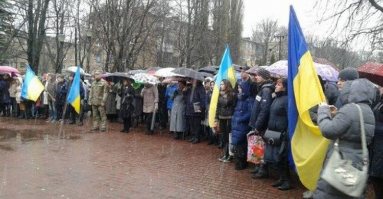 Как в Авдеевке отметили  4-ю годовщину Дня достоинства и свободы (ФОТО)