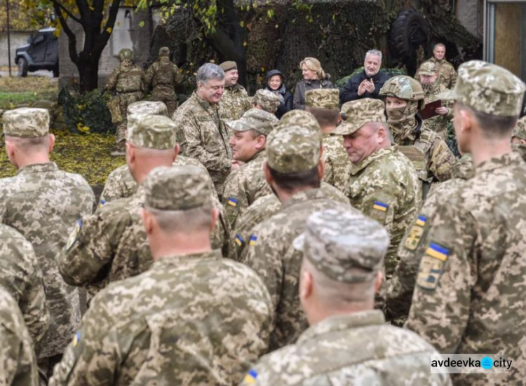 Появились новые подробности визита Порошенко в Авдеевку (ФОТО)