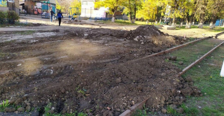 Когда облагородят места ремонта теплотрассы в Авдеевке (ФОТО)
