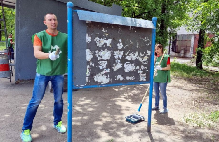 Метінвестівці-переселенці з Авдіївки приєдналися до волонтерського руху «Дбаємо разом»