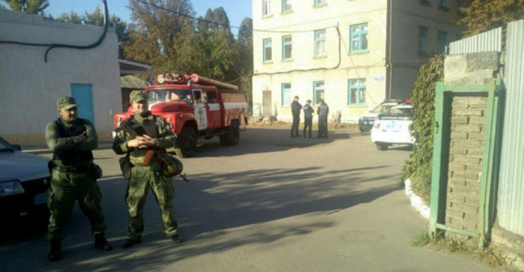 В Краматорске из-за сообщения о минировании эвакуированы персонал и маленькие пациенты трех больниц (ДОПОЛНЕНО)