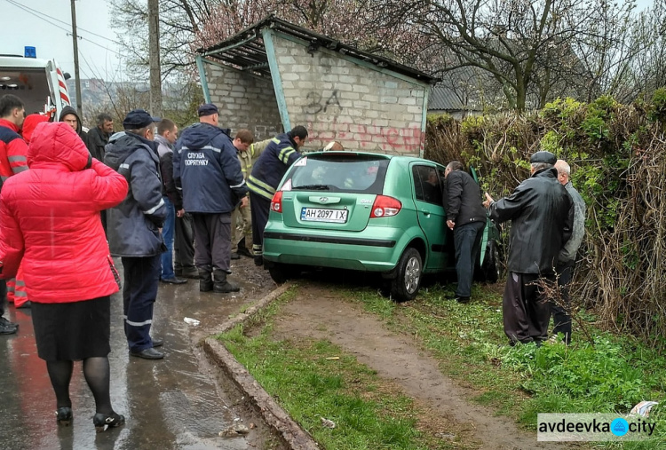 В Донецкой области 5 человек пострадали в результате наезда Hyundai Getz  на остановку