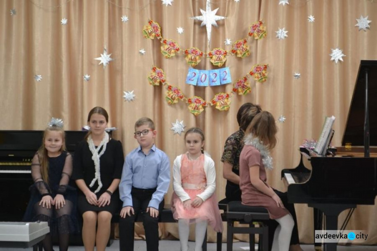 В оновленій концертній залі музичної школи відбувся новорічний концерт «Разом веселіше»