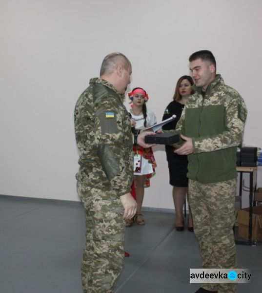 Защитников Авдеевки поздравили с  Днем Вооруженных Сил Украины (ФОТО)