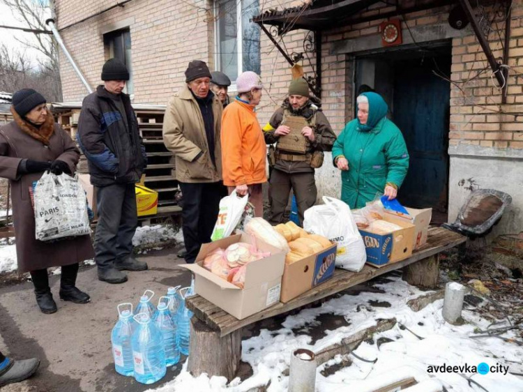 Мешканців Опитного запезпечили водою, харчами та ліками