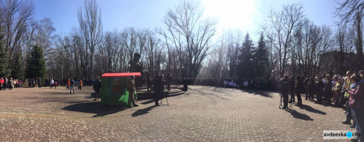 Жители города вышли на мининг против ж/д блокады в Донбассе (ФОТО) (ДОПОЛНЕНО)