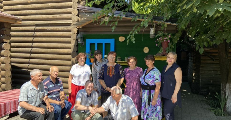 Авдеевский коксохим организовал пенсионерам завода торжественное мероприятие ко Дню металлурга и горняка (ВИДЕО)
