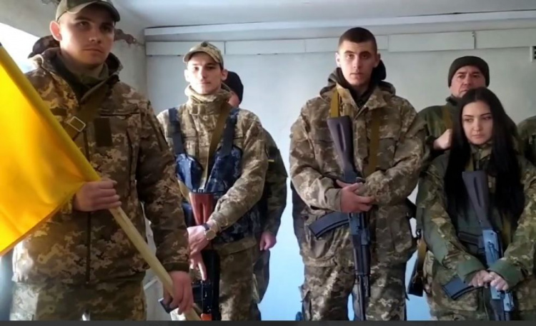 В Авдіївці новобранці тероборони прийняли присягу на вірність Україні