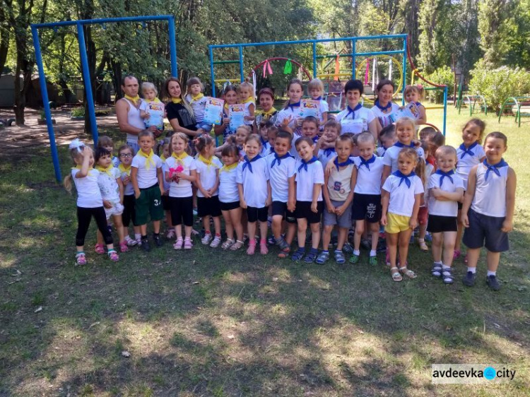 В авдеевском саду "Колокольчик" прошел спортивный праздник "Ребёнок-здоровёнок" (ФОТО)