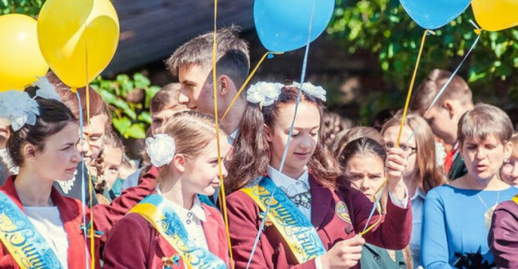Авдеевские школьники завершат год без выпускных и последних звонков