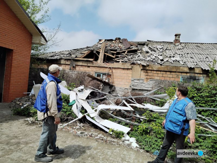 Волонтеры помогли жителю Песок строительными материалами для ремонта дома