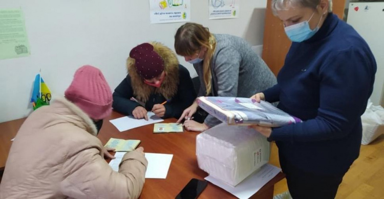 Родини, які є отримувачами  послуг Авдіївського міського Центру соціальних служб, отримали гуманітарну допомогу