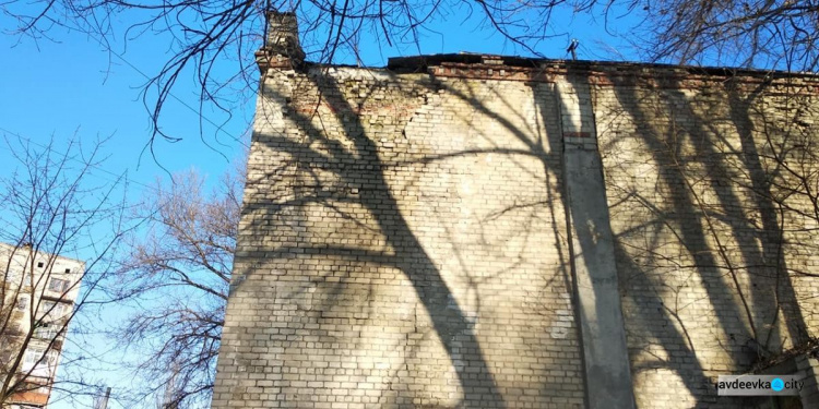 Здание «Рубина» разрушается на глазах (ФОТОФАКТ)