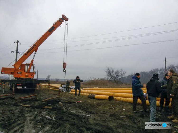 Сани, трубы, снег и грязь: фоторепортаж о битве за газ для Авдеевки