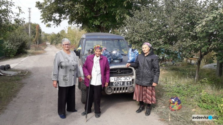 Авдеевские "симики"  не оставили без помощи ни военных, ни жителей прифронтовых районов (ФОТО)