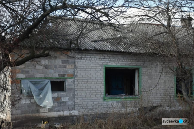Жителям обстрелянного поселка в Покровском районе ДонОГА поможет восстановить дома