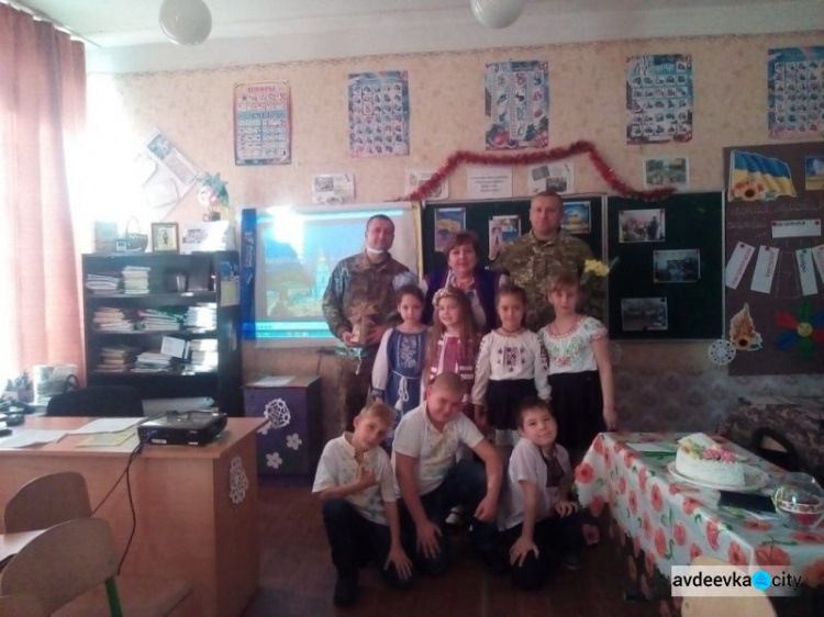 Авдеевские «симики» доставляли продукты и воду, а также обеспечивали важное сопровождение (ФОТО)