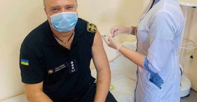 Понад тисяча рятувальників Донеччини отримали вже другу дозу вакцини проти коронавірусу