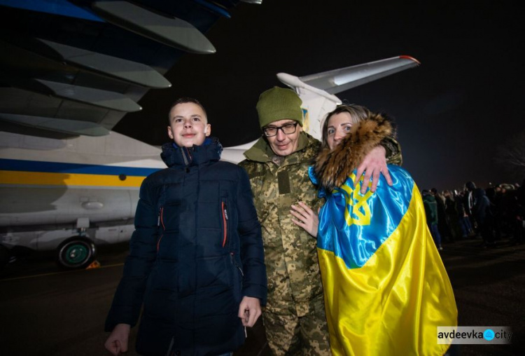 Большой обмен пленными: кого удалось вырвать из ОРДЛО, что заявил Зеленский (ФОТО + ВИДЕО)