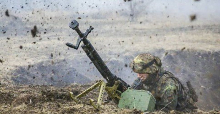 На Донбассе не утихают обстрелы