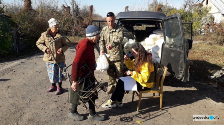 Авдеевские «симики» доставили важную помощь в прифронтовые населенные пункты (ФОТО)