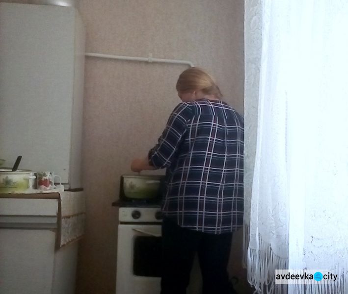 Соцработники терцентра продолжают помогать пожилым и одиноким авдеевцам