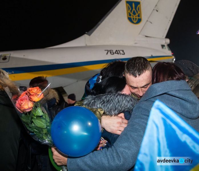 Большой обмен пленными: кого удалось вырвать из ОРДЛО, что заявил Зеленский (ФОТО + ВИДЕО)