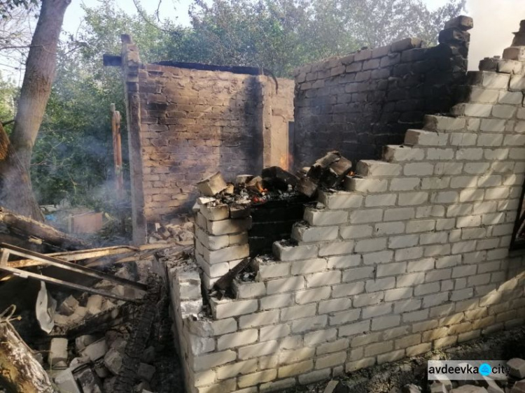 В Авдеевке разрушены два дома вследствие обстрела