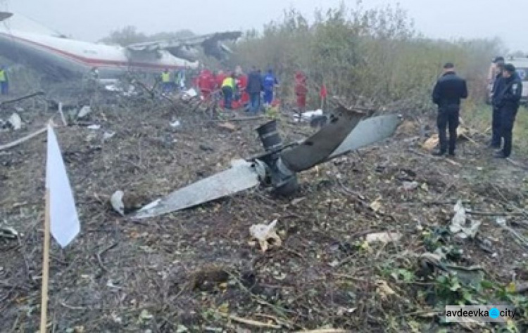 В страшной авиакатастрофе под Львовом погибли 5 человек (ФОТО)
