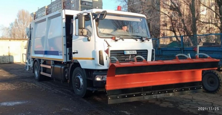 Авдіївські комунальники отримали новий, сучасний сміттєвоз