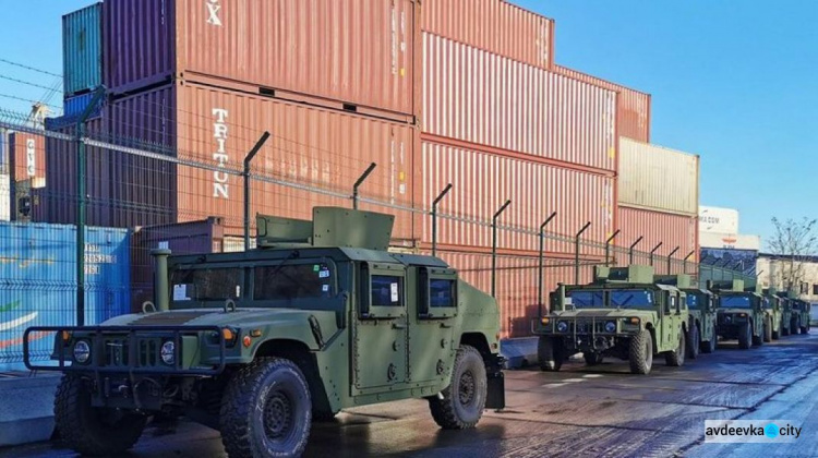 Украинская армия получила 20 бронемобилей "Хамви"