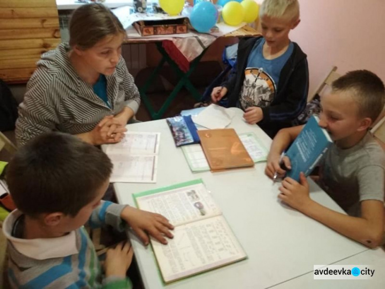 В авдеевском "Вулике" волонтеры встретились с детворой  (ФОТО)