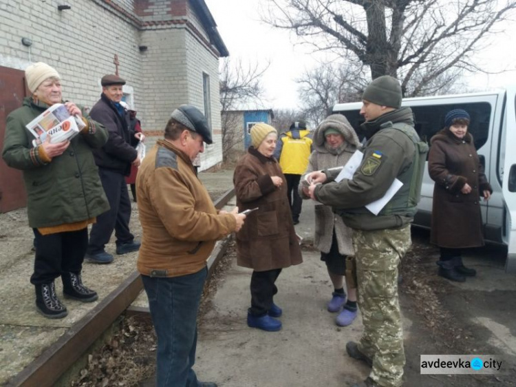 Рисунки, продукты, воду и подарки развозили в течение недели авдеевские «симики» (ФОТО)