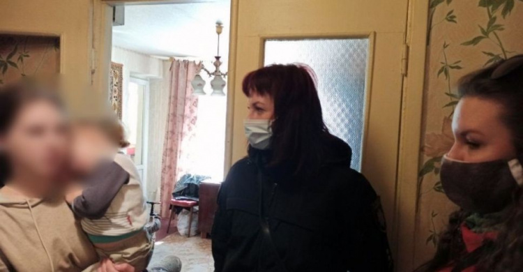 Правоохранители Авдеевки провели профилактические рейды по семьям, оказавшимся в сложных жизненных обстоятельствах