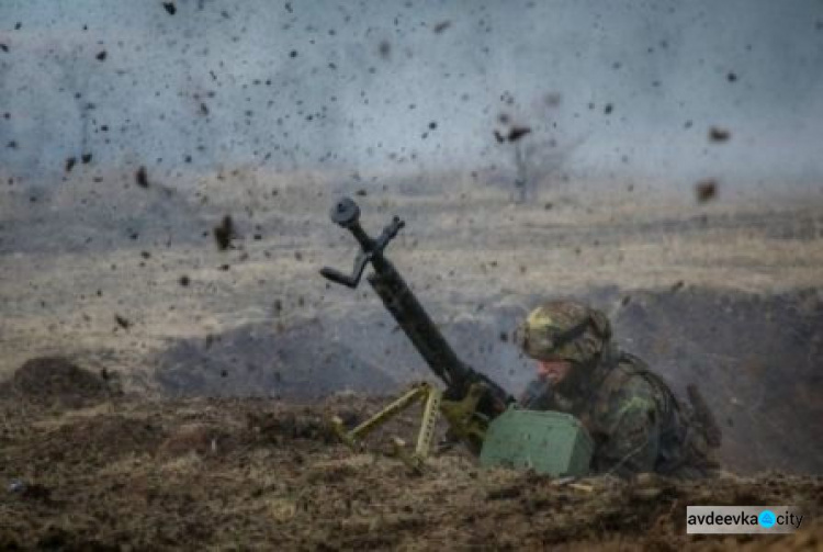 У Авдеевки стреляли из крупнокалиберных пулеметов