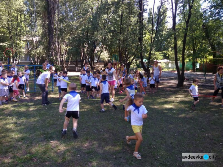 В авдеевском саду "Колокольчик" прошел спортивный праздник "Ребёнок-здоровёнок" (ФОТО)