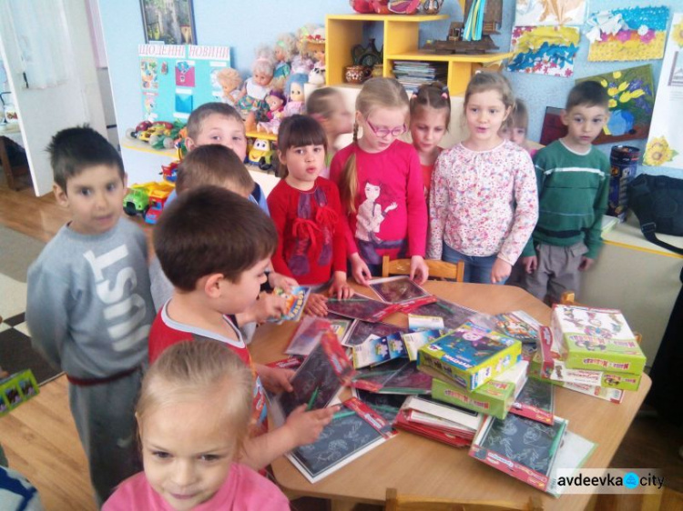 Авдеевские «симики» сопроводили к воинам АТО волонтеров и священнослужителей
